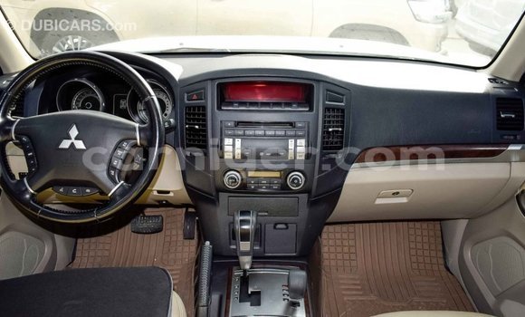 Buy Import Mitsubishi Pajero White Car in Import - Dubai in Agadez Buy Import Mitsubishi Pajero White Car in Import - Dubai in Agadez