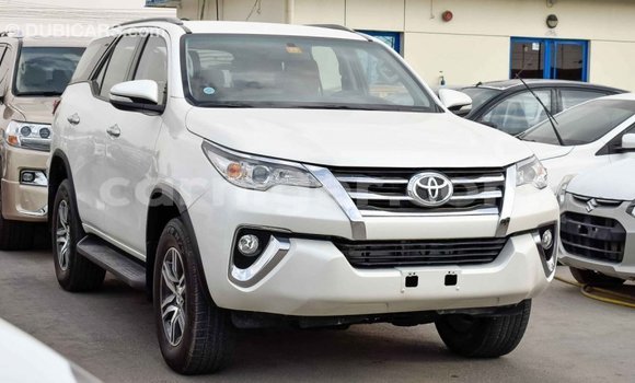 Acheter Import Voiture Toyota Fortuner Blanc à Import - Dubai, Agadez Acheter Import Voiture Toyota Fortuner Blanc à Import - Dubai, Agadez
