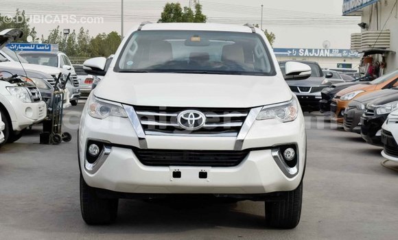 Acheter Import Voiture Toyota Fortuner Blanc à Import - Dubai, Agadez Acheter Import Voiture Toyota Fortuner Blanc à Import - Dubai, Agadez
