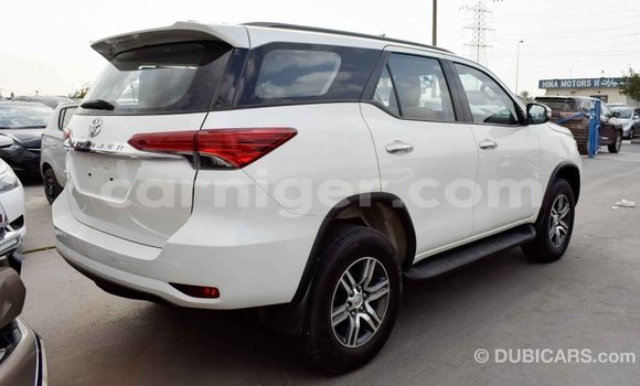 Acheter Import Voiture Toyota Fortuner Blanc à Import - Dubai, Agadez Acheter Import Voiture Toyota Fortuner Blanc à Import - Dubai, Agadez