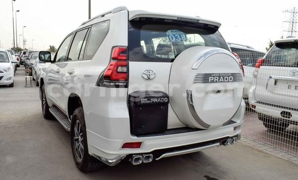 Sayi Imported Toyota Prado White Mota in Import - Dubai a Agadez Sayi Imported Toyota Prado White Mota in Import - Dubai a Agadez