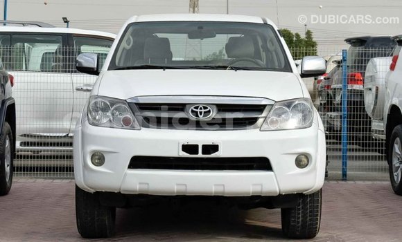 Sayi Imported Toyota Fortuner White Mota in Import - Dubai a Agadez Sayi Imported Toyota Fortuner White Mota in Import - Dubai a Agadez