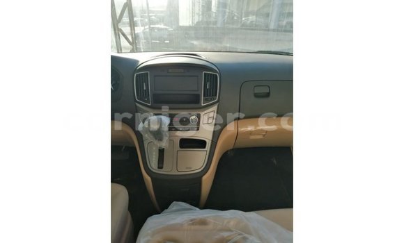 Buy Import Hyundai Chorus White Truck in Import - Dubai in Agadez Buy Import Hyundai Chorus White Truck in Import - Dubai in Agadez