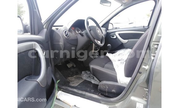 Buy Import Renault Duster Green Car in Import - Dubai in Agadez Buy Import Renault Duster Green Car in Import - Dubai in Agadez