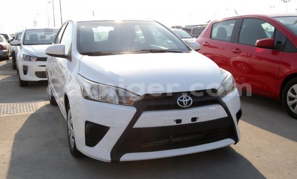 Sayi Imported Toyota Yaris White Mota in Import - Dubai a Agadez Sayi Imported Toyota Yaris White Mota in Import - Dubai a Agadez