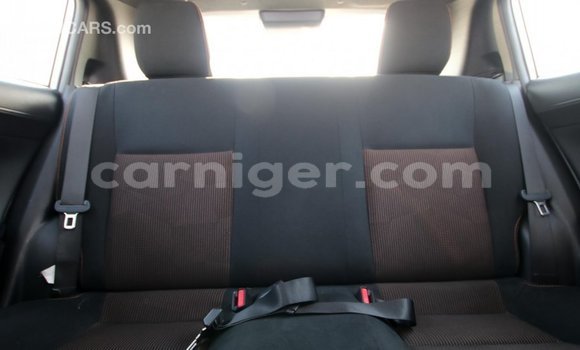 Sayi Imported Toyota Yaris White Mota in Import - Dubai a Agadez Sayi Imported Toyota Yaris White Mota in Import - Dubai a Agadez