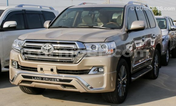 Buy Import Toyota Land Cruiser Other Truck in Import - Dubai in Agadez Buy Import Toyota Land Cruiser Other Truck in Import - Dubai in Agadez