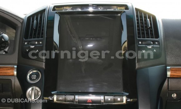 Buy Import Toyota Land Cruiser Other Truck in Import - Dubai in Agadez Buy Import Toyota Land Cruiser Other Truck in Import - Dubai in Agadez