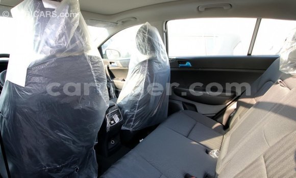 Sayi Imported Kia Sportage White Mota in Import - Dubai a Agadez Sayi Imported Kia Sportage White Mota in Import - Dubai a Agadez