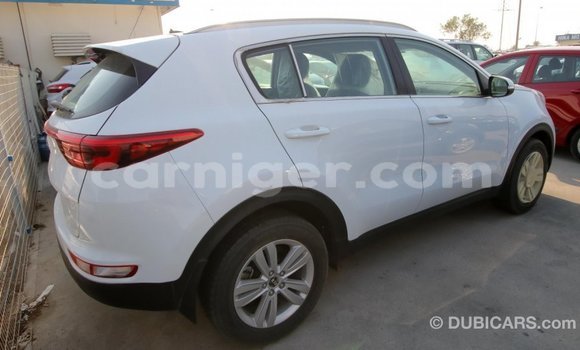 Sayi Imported Kia Sportage White Mota in Import - Dubai a Agadez Sayi Imported Kia Sportage White Mota in Import - Dubai a Agadez