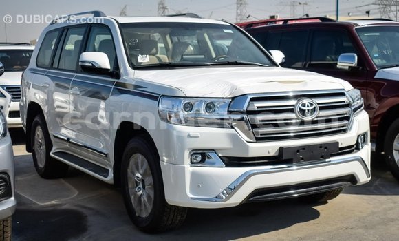Sayi Imported Toyota Land Cruiser White Babbar mota in Import - Dubai a Agadez Sayi Imported Toyota Land Cruiser White Babbar mota in Import - Dubai a Agadez