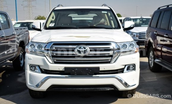 Sayi Imported Toyota Land Cruiser White Babbar mota in Import - Dubai a Agadez Sayi Imported Toyota Land Cruiser White Babbar mota in Import - Dubai a Agadez