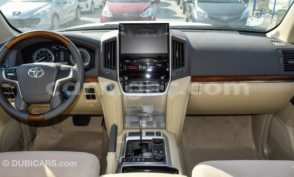 Sayi Imported Toyota Land Cruiser White Babbar mota in Import - Dubai a Agadez Sayi Imported Toyota Land Cruiser White Babbar mota in Import - Dubai a Agadez