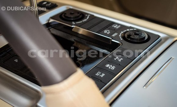 Sayi Imported Toyota Land Cruiser White Babbar mota in Import - Dubai a Agadez Sayi Imported Toyota Land Cruiser White Babbar mota in Import - Dubai a Agadez