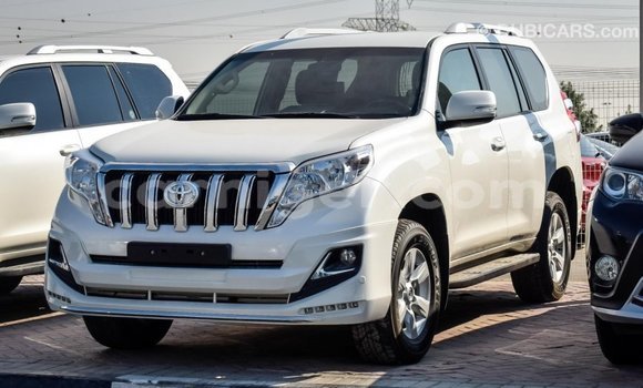 Acheter Import Voiture Toyota Prado Blanc à Import - Dubai, Agadez Acheter Import Voiture Toyota Prado Blanc à Import - Dubai, Agadez