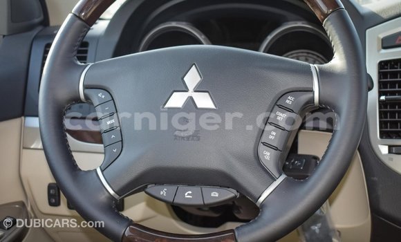 Buy Import Mitsubishi Pajero White Car in Import - Dubai in Agadez Buy Import Mitsubishi Pajero White Car in Import - Dubai in Agadez