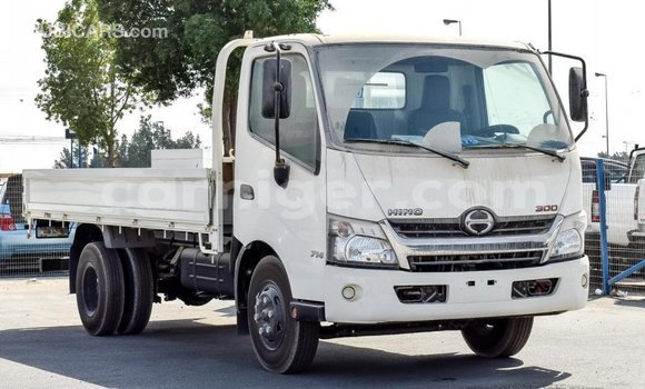 Acheter Import Utilitaire Hino 300 Series Blanc à Import - Dubai, Agadez Acheter Import Utilitaire Hino 300 Series Blanc à Import - Dubai, Agadez