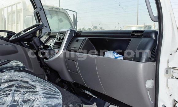 Buy Import Mitsubishi L400 White Truck in Import - Dubai in Agadez Buy Import Mitsubishi L400 White Truck in Import - Dubai in Agadez
