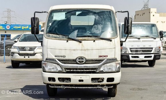Buy Import Hino 300 Series White Truck in Import - Dubai in Agadez Buy Import Hino 300 Series White Truck in Import - Dubai in Agadez