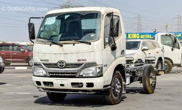 Buy Import Hino 300 Series White Truck in Import - Dubai in Agadez Buy Import Hino 300 Series White Truck in Import - Dubai in Agadez