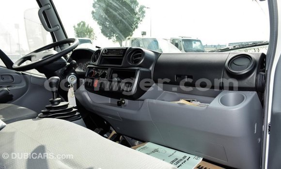 Buy Import Hino 300 Series White Truck in Import - Dubai in Agadez Buy Import Hino 300 Series White Truck in Import - Dubai in Agadez