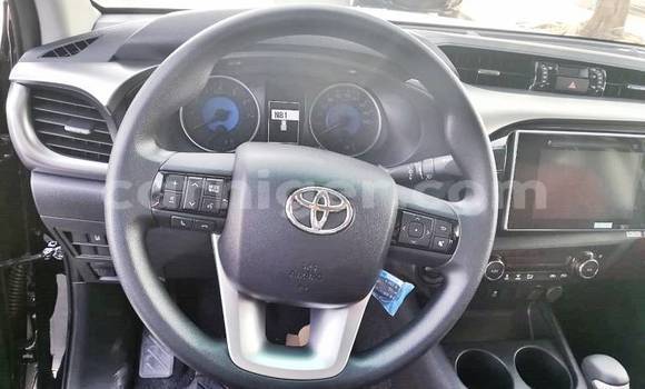 Buy New Toyota Hillux Black Truck in Import - Dubai in Agadez Buy New Toyota Hillux Black Truck in Import - Dubai in Agadez