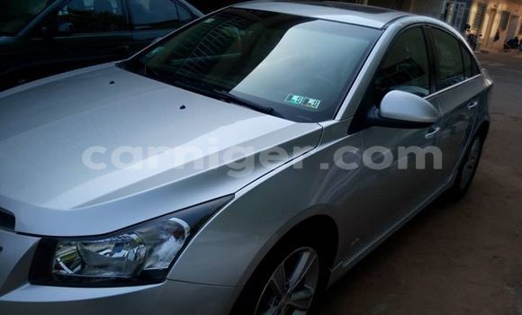 Buy Used Chevrolet Cruze Silver Car in Niamey in Niamey