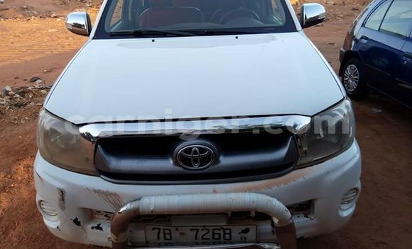 Buy Used Toyota Hilux White Car in Niamey in Niamey Buy Used Toyota Hilux White Car in Niamey in Niamey