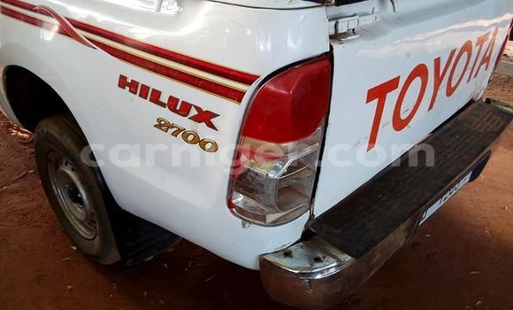 Buy Used Toyota Hilux White Car in Niamey in Niamey Buy Used Toyota Hilux White Car in Niamey in Niamey