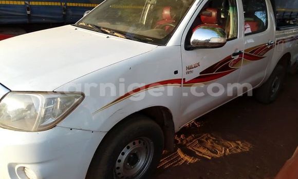 Buy Used Toyota Hilux White Car in Niamey in Niamey Buy Used Toyota Hilux White Car in Niamey in Niamey