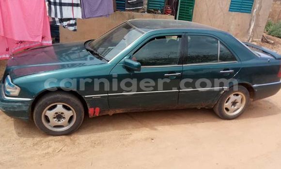 Buy Used Mercedes‒Benz C–Class Green Car in Niamey in Niamey Buy Used Mercedes‒Benz C–Class Green Car in Niamey in Niamey