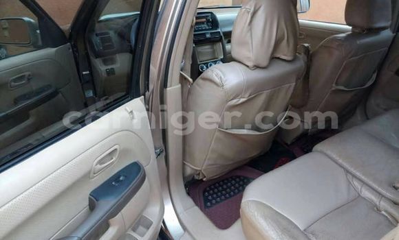 Buy Used Honda CR–V Beige Car in Niamey in Niamey Buy Used Honda CR–V Beige Car in Niamey in Niamey