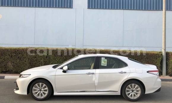 Sayi Sabo Toyota Camry White Mota in Import - Dubai a Agadez Sayi Sabo Toyota Camry White Mota in Import - Dubai a Agadez