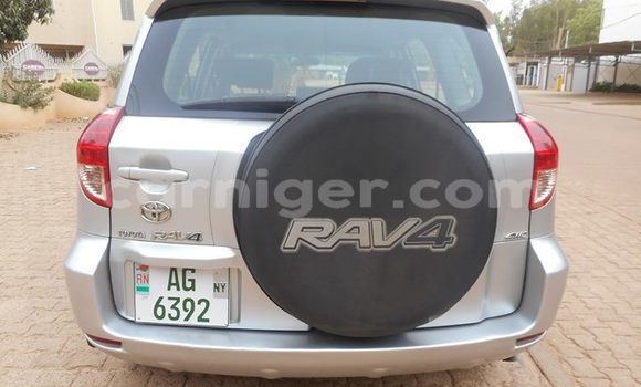 Sayi Na hannu Toyota RAV4 Silver Mota in Niamey a Niamey Sayi Na hannu Toyota RAV4 Silver Mota in Niamey a Niamey