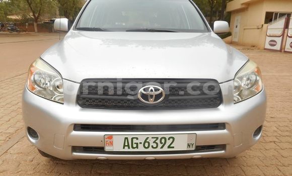 Sayi Na hannu Toyota RAV4 Silver Mota in Niamey a Niamey Sayi Na hannu Toyota RAV4 Silver Mota in Niamey a Niamey