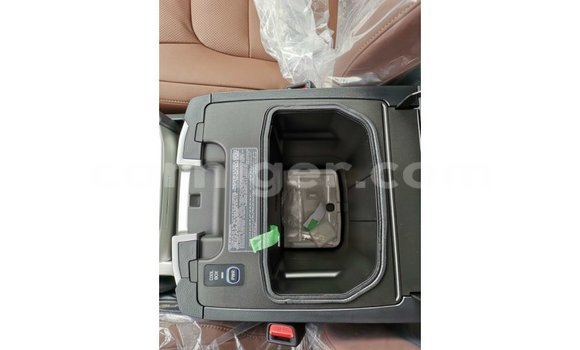 Buy Import Toyota Land Cruiser White Truck in Import - Dubai in Agadez Buy Import Toyota Land Cruiser White Truck in Import - Dubai in Agadez