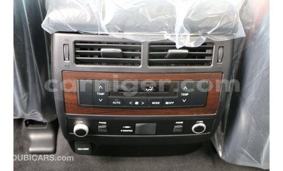 Buy Import Toyota Land Cruiser White Truck in Import - Dubai in Agadez Buy Import Toyota Land Cruiser White Truck in Import - Dubai in Agadez