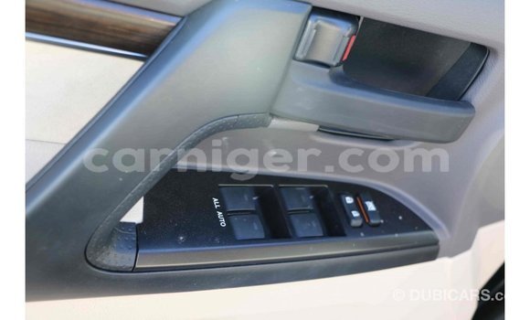 Buy Import Toyota Land Cruiser Black Truck in Import - Dubai in Agadez Buy Import Toyota Land Cruiser Black Truck in Import - Dubai in Agadez