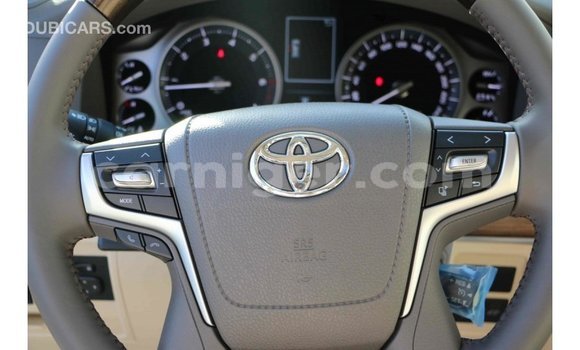 Buy Import Toyota Land Cruiser Black Truck in Import - Dubai in Agadez Buy Import Toyota Land Cruiser Black Truck in Import - Dubai in Agadez