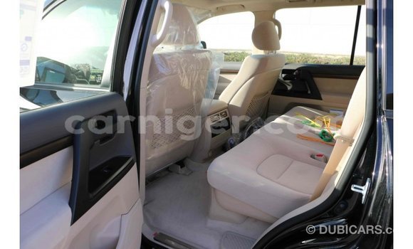 Buy Import Toyota Land Cruiser Black Truck in Import - Dubai in Agadez Buy Import Toyota Land Cruiser Black Truck in Import - Dubai in Agadez