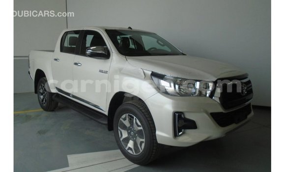 Buy Import Toyota Hilux White Car in Import - Dubai in Agadez Buy Import Toyota Hilux White Car in Import - Dubai in Agadez