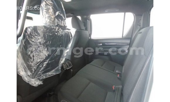 Buy Import Toyota Hilux White Car in Import - Dubai in Agadez Buy Import Toyota Hilux White Car in Import - Dubai in Agadez
