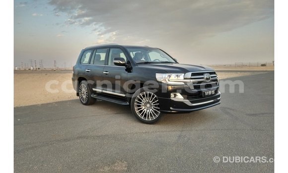 Buy Import Toyota Land Cruiser Black Truck in Import - Dubai in Agadez Buy Import Toyota Land Cruiser Black Truck in Import - Dubai in Agadez
