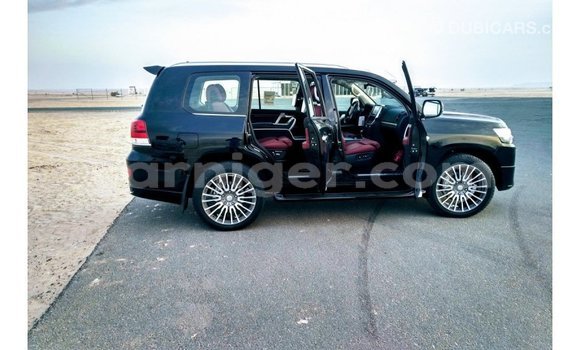 Buy Import Toyota Land Cruiser Black Truck in Import - Dubai in Agadez Buy Import Toyota Land Cruiser Black Truck in Import - Dubai in Agadez