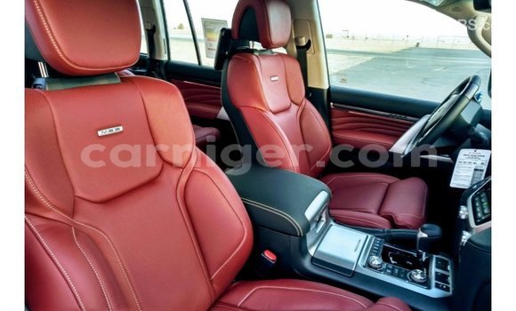 Buy Import Toyota Land Cruiser Black Truck in Import - Dubai in Agadez Buy Import Toyota Land Cruiser Black Truck in Import - Dubai in Agadez