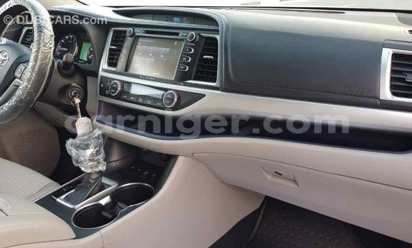 Buy Import Toyota Highlander Other Car in Import - Dubai in Agadez Buy Import Toyota Highlander Other Car in Import - Dubai in Agadez