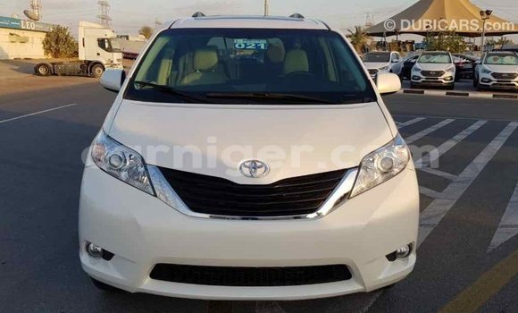 Buy Import Toyota Sienna White Car in Import - Dubai in Agadez Buy Import Toyota Sienna White Car in Import - Dubai in Agadez