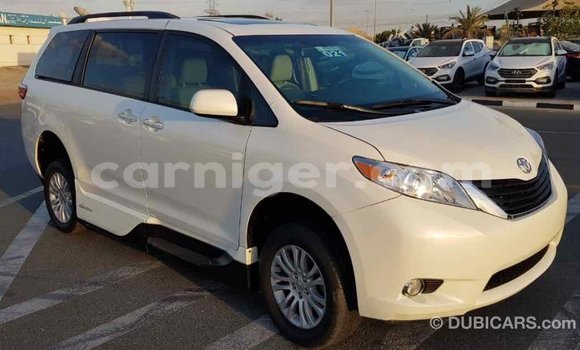 Buy Import Toyota Sienna White Car in Import - Dubai in Agadez Buy Import Toyota Sienna White Car in Import - Dubai in Agadez