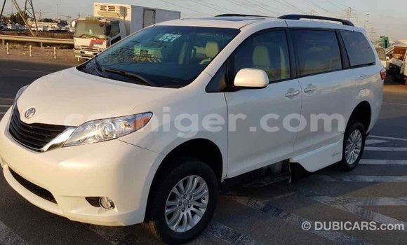 Buy Import Toyota Sienna White Car in Import - Dubai in Agadez Buy Import Toyota Sienna White Car in Import - Dubai in Agadez