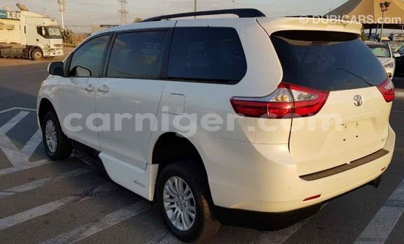 Buy Import Toyota Sienna White Car in Import - Dubai in Agadez Buy Import Toyota Sienna White Car in Import - Dubai in Agadez